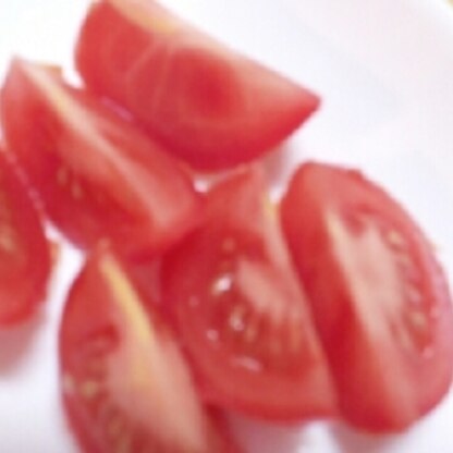 marironさん こんにちは♪
トマトの汁気でグラニュー糖が溶けて、甘ずっぱい感じで美味しかったですよー(^-^)ご馳走さまです♪